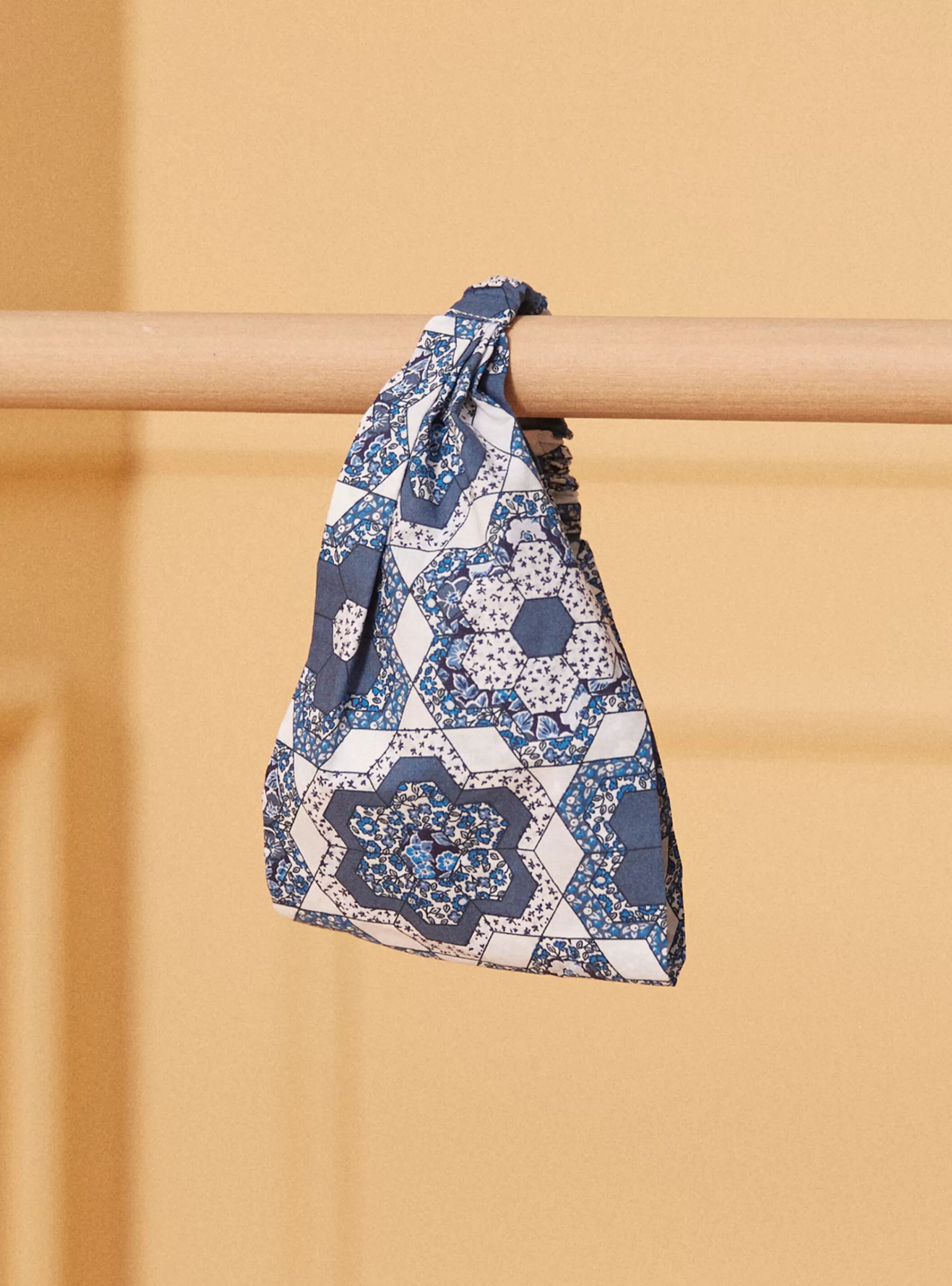 Shop Sergent Major Bandeau bleu et blanc à imprimé fleuri