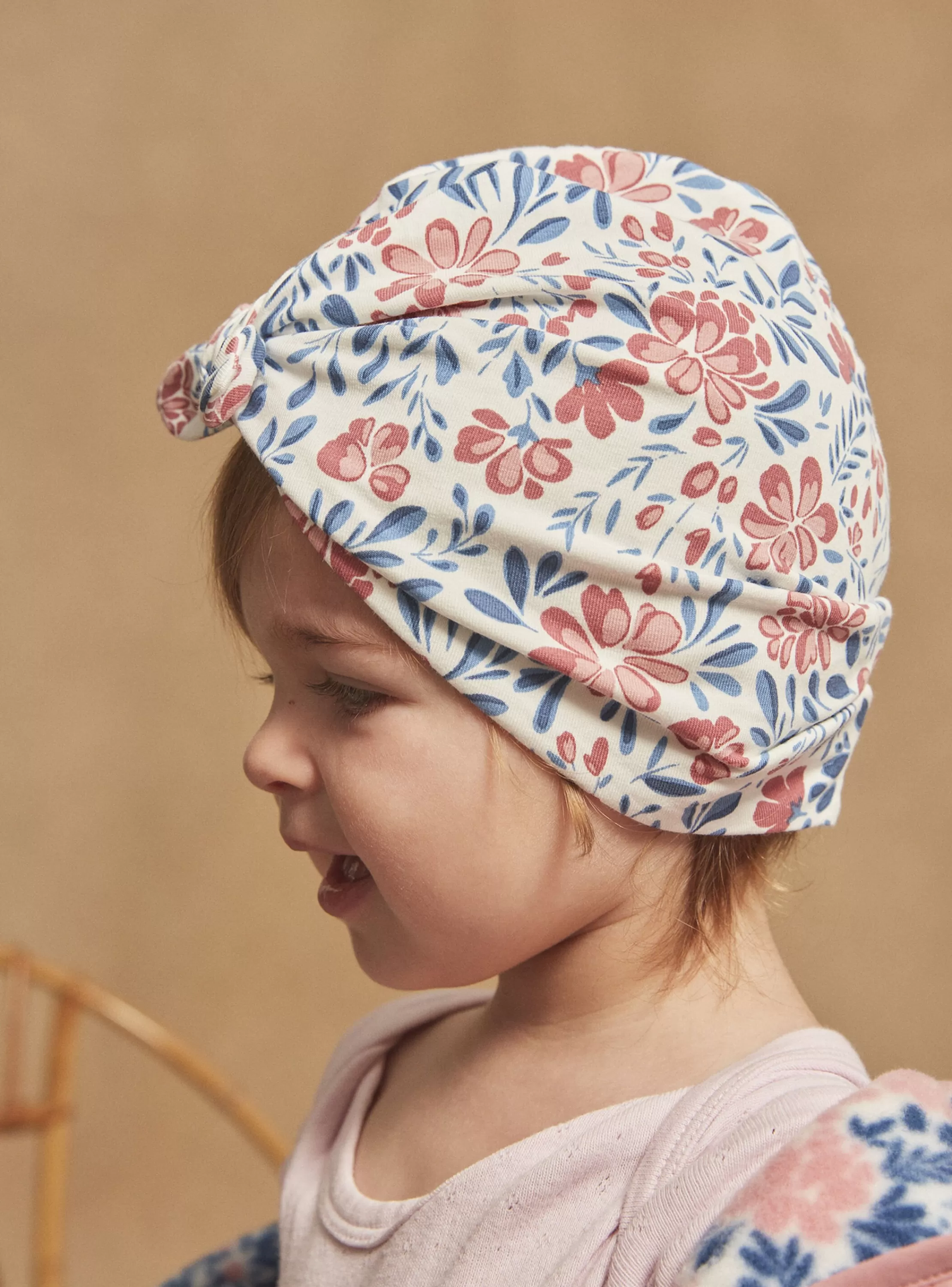 Hot Sergent Major Bonnet écru, rose et bleu à imprimé fleuri
