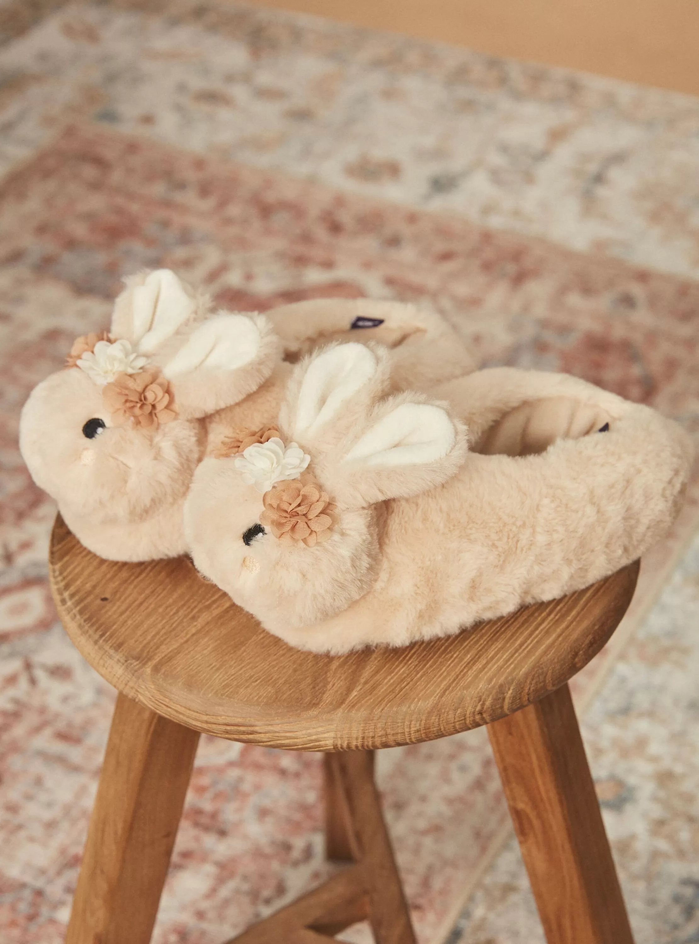 Clearance Sergent Major Chaussons beiges forme lapin