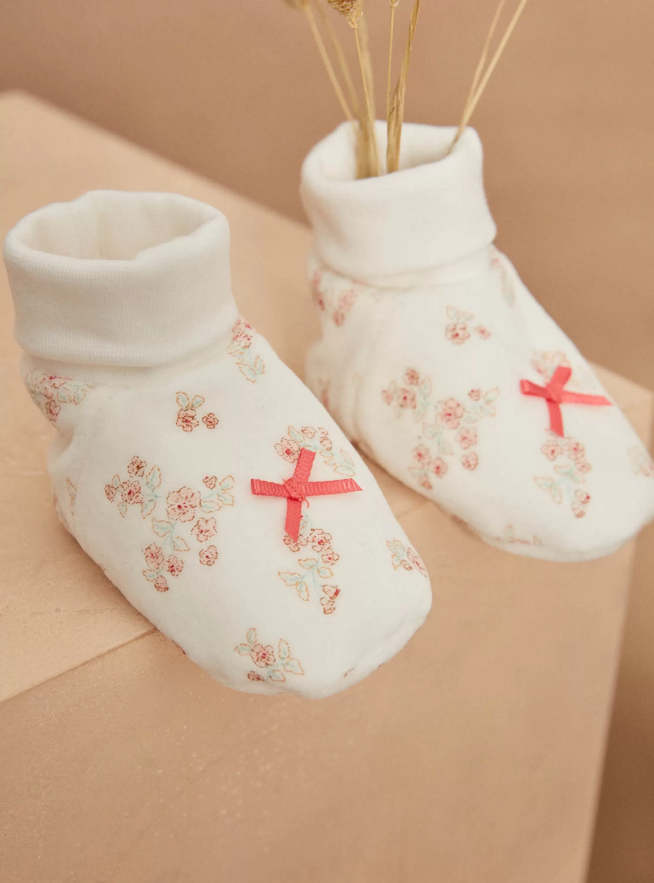 Discount Sergent Major Chaussons de naissance écrus en velours