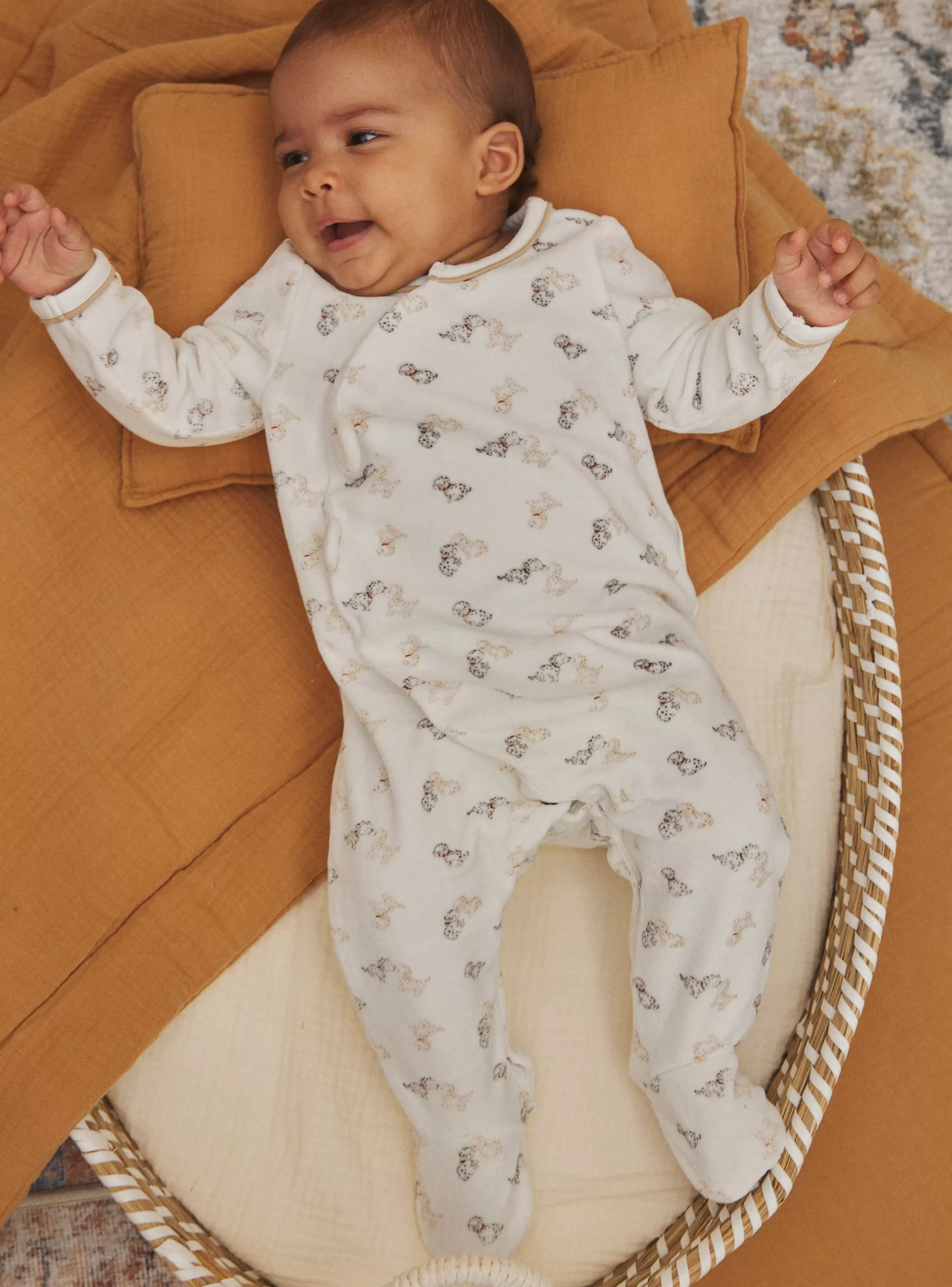 Shop Sergent Major Pyjama écru en velours à imprimé dalmatiens
