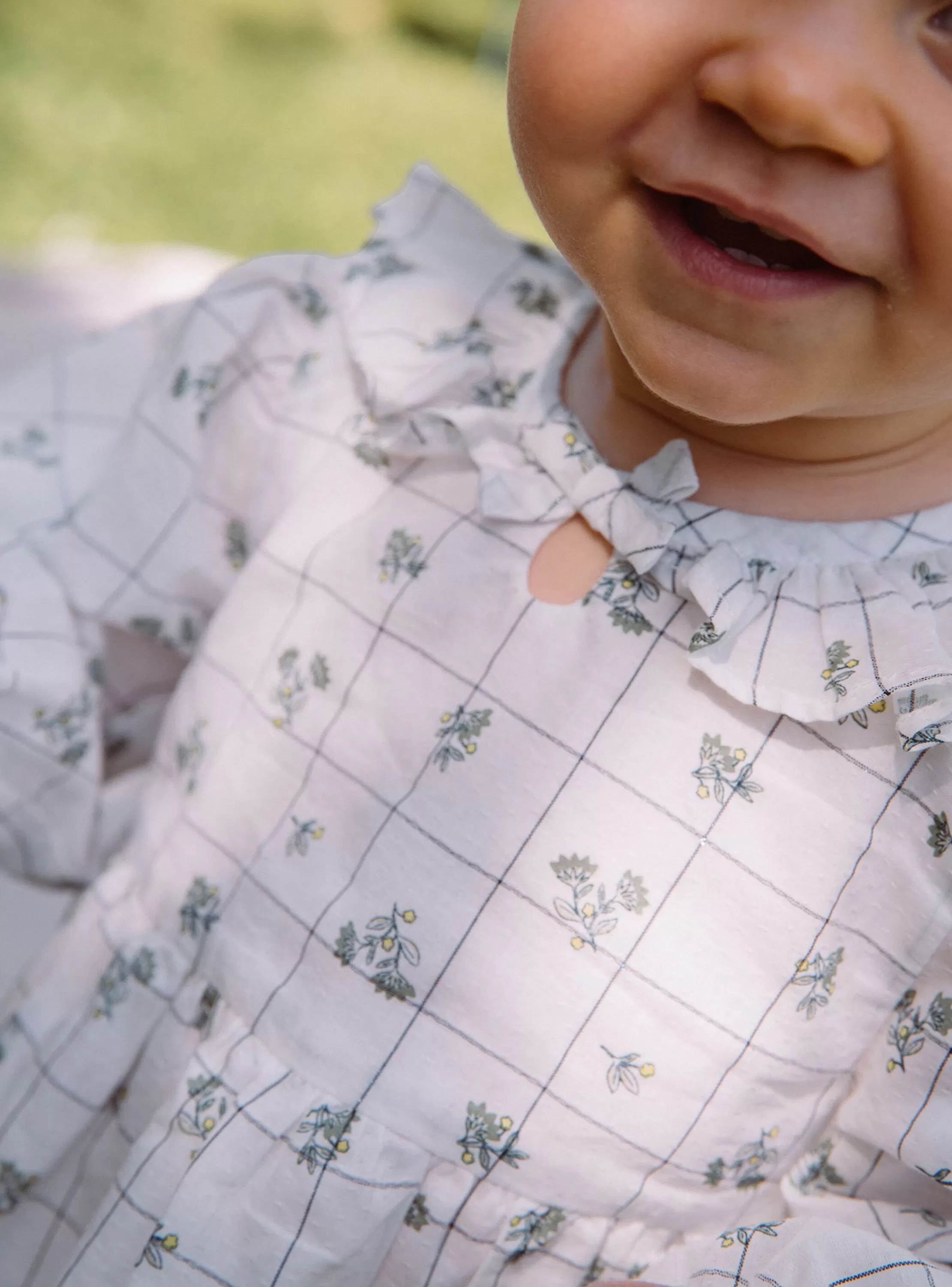 Online Sergent Major Robe écrue à imprimé à carreaux et fleuri