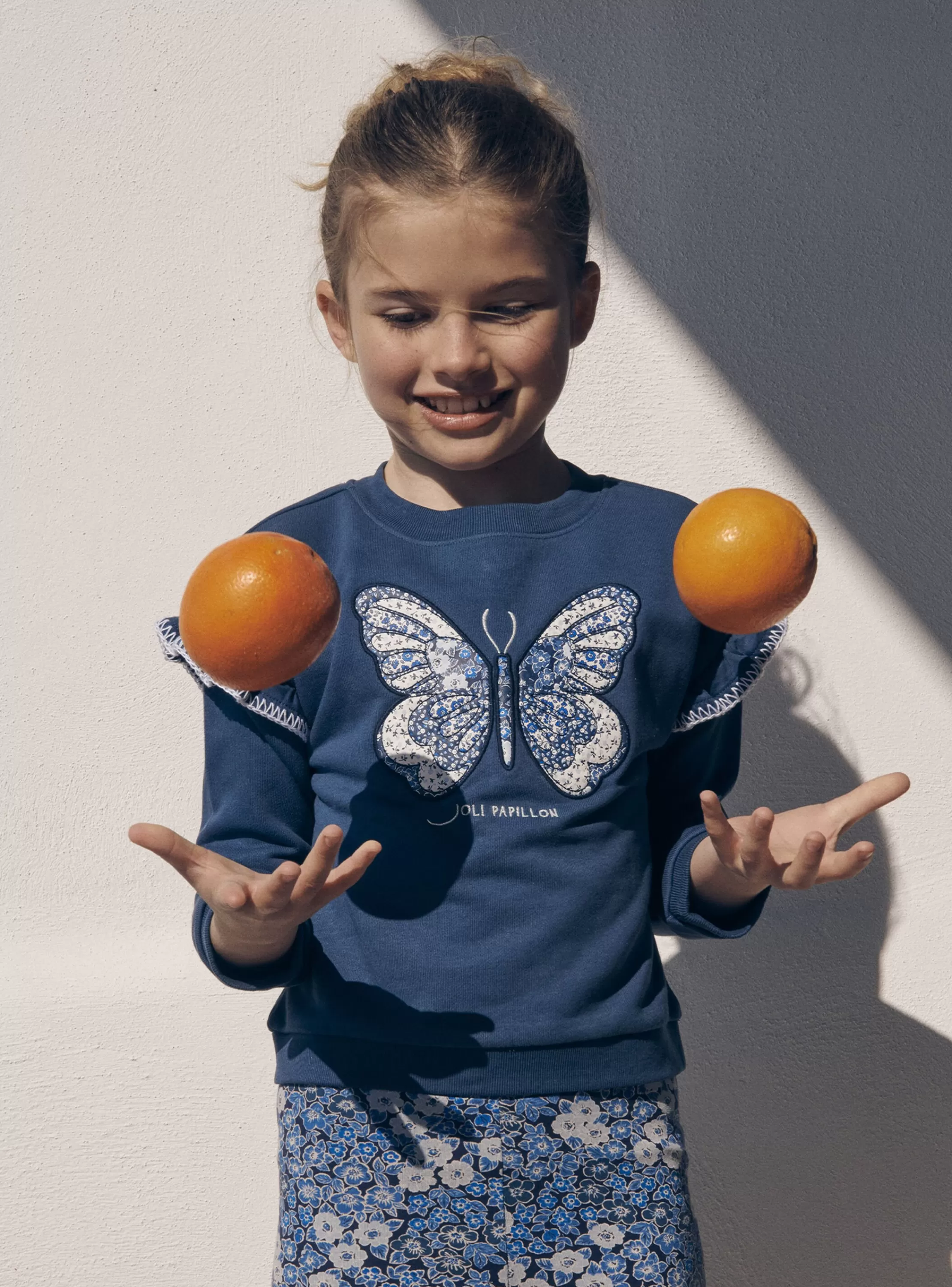 Sale Sergent Major Sweat bleu à motif papillon brodé